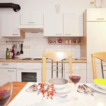 Apartament Inviting With Terrace, Garden, Barbecue, Deckchair